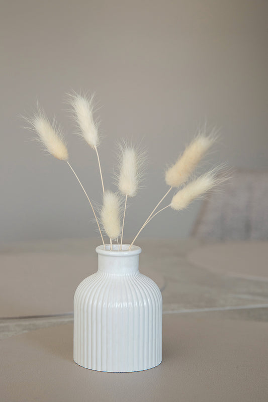 Modern Gypsum Vase for Dry Flowers - Perfect Housewarming Gift - Size: 7cm x 7cm x 9cm